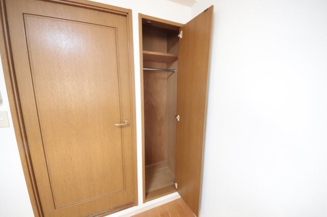 物件内観写真13　(便利な収納スペースです)