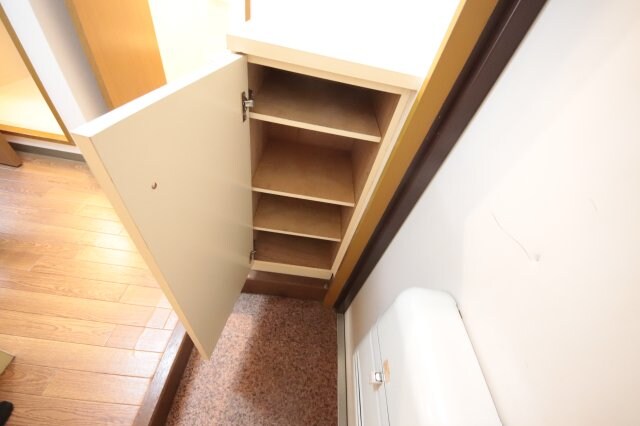 物件内観写真16　(収納のためのスペースです)