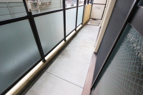 バルコニー(お洗濯にも便利なバルコニー付き)