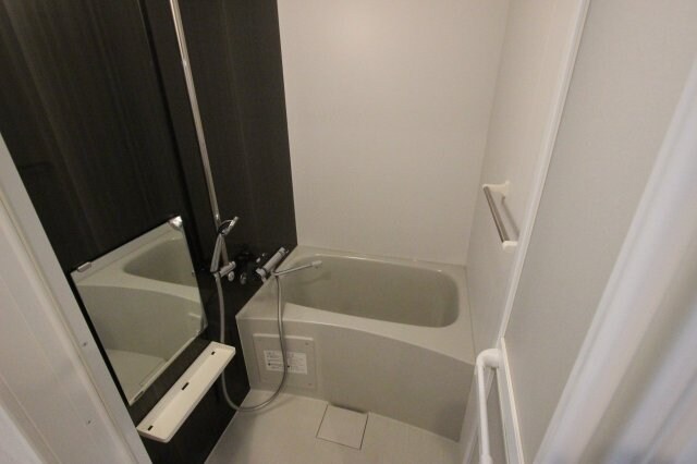 物件内観写真7　(落ち着いた空間のお風呂です)