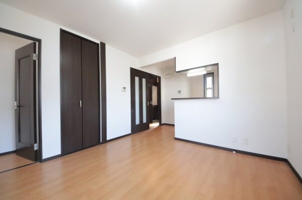 居室(おしゃれなリビングです)