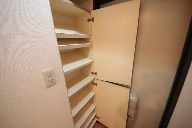 物件内観写真8　(収納があります)