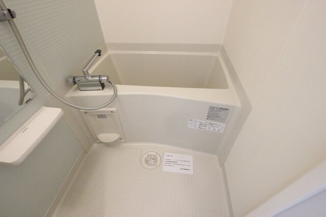 物件内観写真11　(きれいなお風呂です)