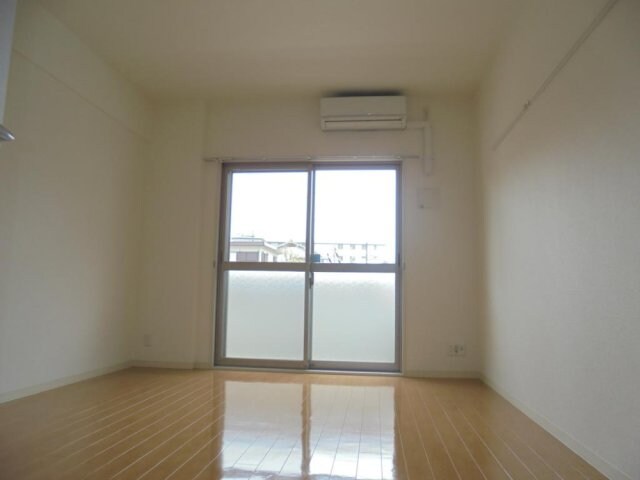 物件内観写真6　(おしゃれなリビングです)