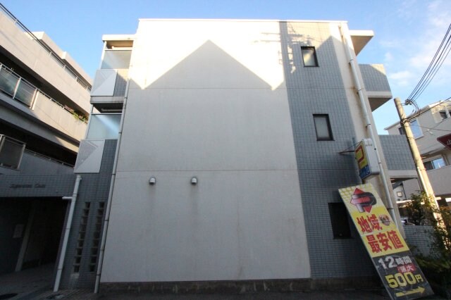 物件外観写真3　(外観は落ち着いています)