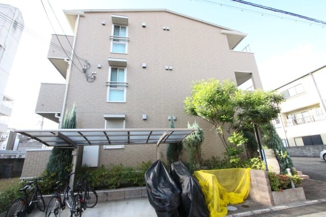 物件外観写真4　(きれいな外観です)