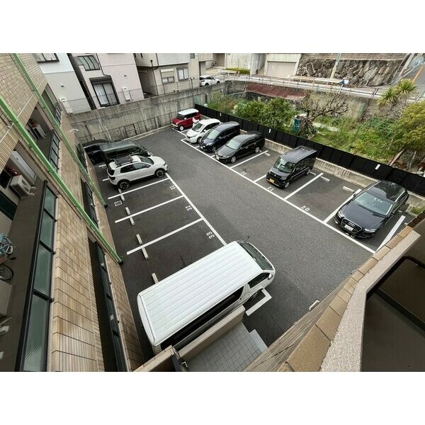 駐車場(駐車場完備です)