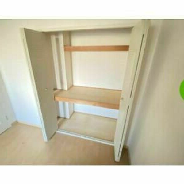 物件内観写真13　(ちょっとした収納スペースも充実しています)