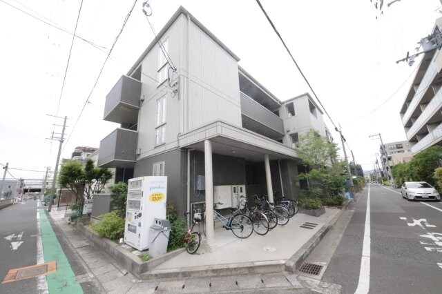 物件外観写真3　(きれいな外観です)