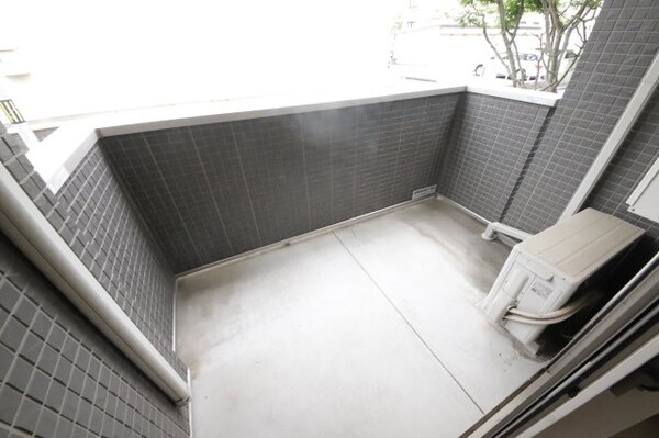 バルコニー(広々としたバルコニーです)