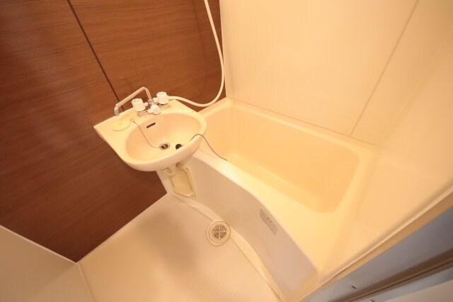 物件内観写真5　(日々の暮らしに欠かせないお風呂です)