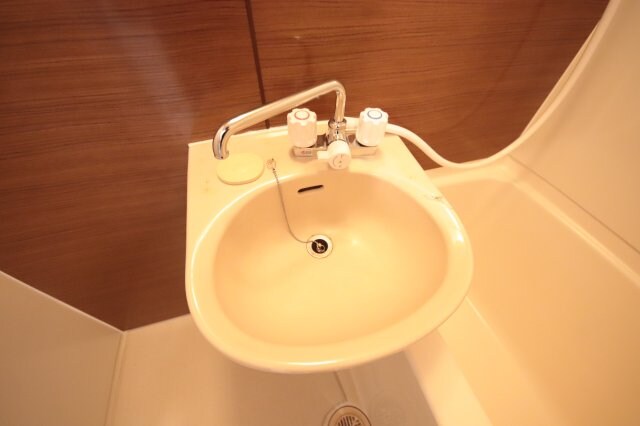 物件内観写真9　(コンパクトで使いやすい洗面所)