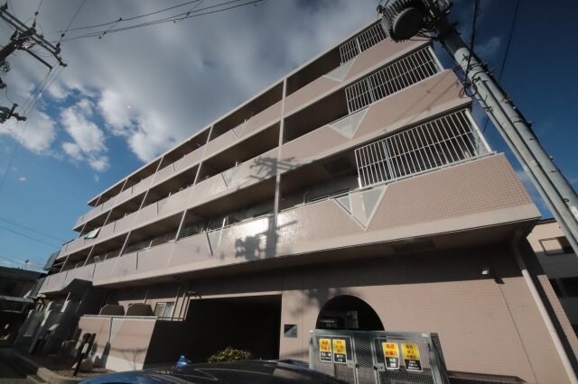 物件外観写真1　(外観もきれいです)