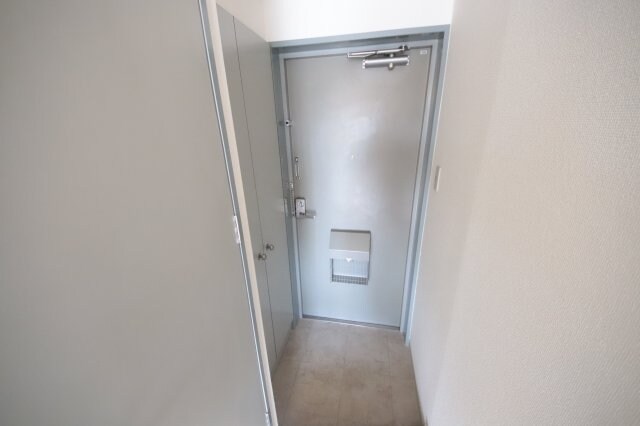 物件内観写真25　(収納もある玄関です)