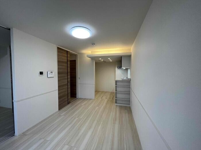 物件内観写真6　(ゆったりとした居間です)