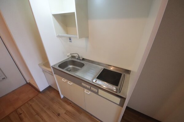 キッチン(コンパクトなキッチンで掃除もラクラク)