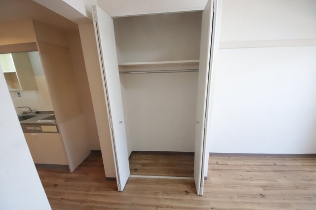 物件内観写真17　(小物を収納するのに便利です)