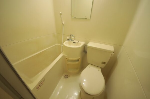 浴室(お風呂で日々の疲れを落としましょう)