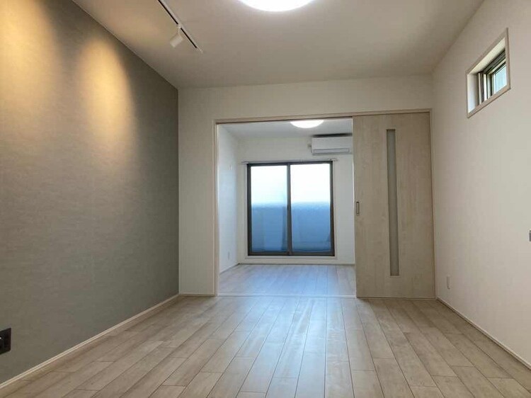 物件内観写真3　(リビングです)