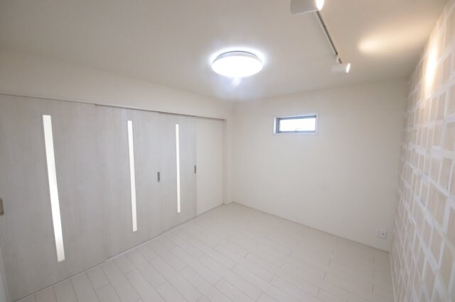 物件内観写真6　(ゆったりとしたリビングです)