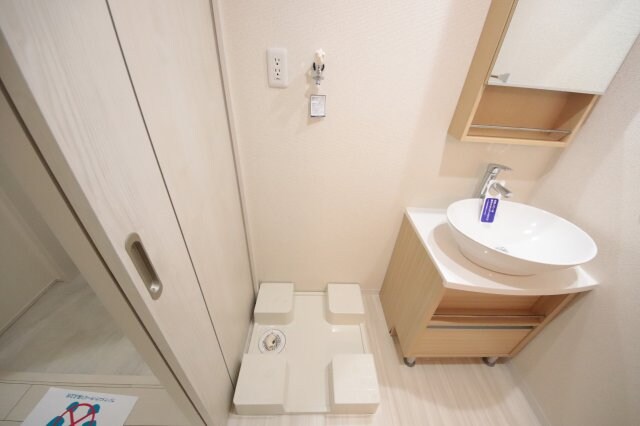 物件内観写真16　(コンパクトで使いやすい洗面所)