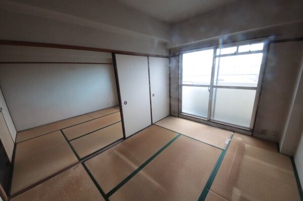 和室(和室があると落ち着いた雰囲気になりますね)