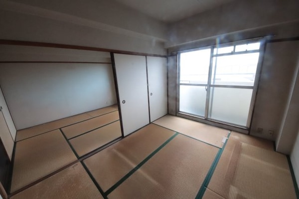 和室(和室があると落ち着いた雰囲気になりますね)