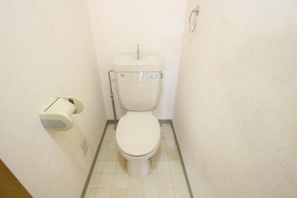 トイレ(コンパクトで使いやすいトイレです)