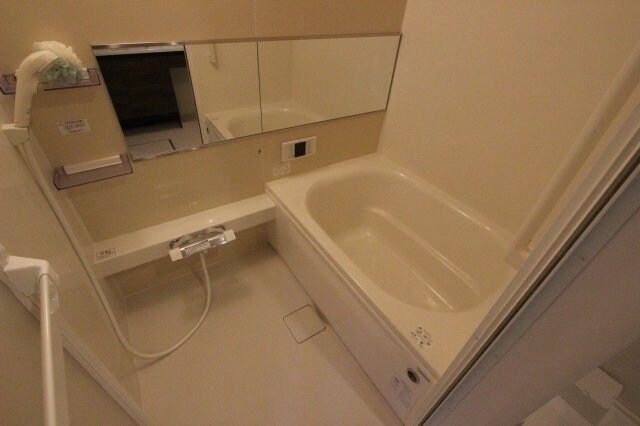 物件内観写真5　(ゆったり過ごせるお風呂です)