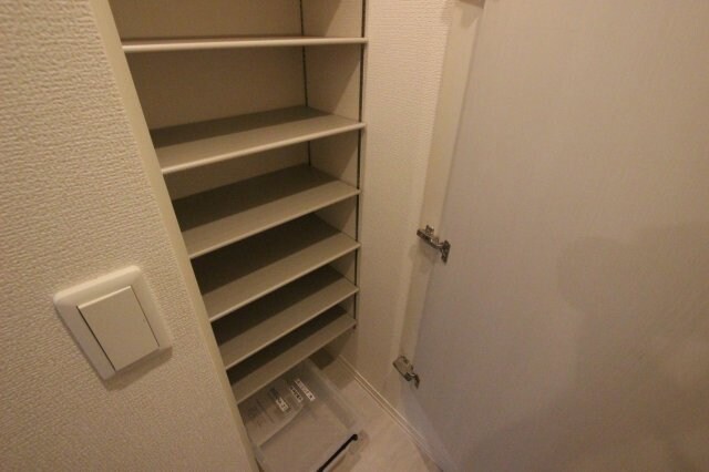 物件内観写真8　(収納のためのスペースです)