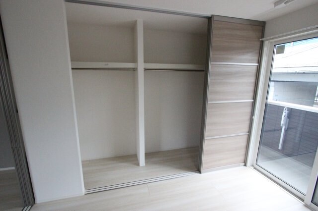 物件内観写真27　(便利な収納スペースです)