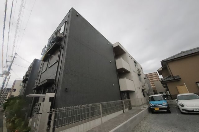 物件外観写真3　(建物外観を気になさる方へ、見た目の良い物件です)