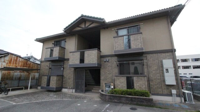 物件外観写真1　(物件の外観です)