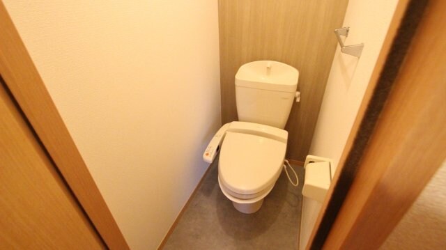 物件内観写真9　(清潔感のあるトイレです)