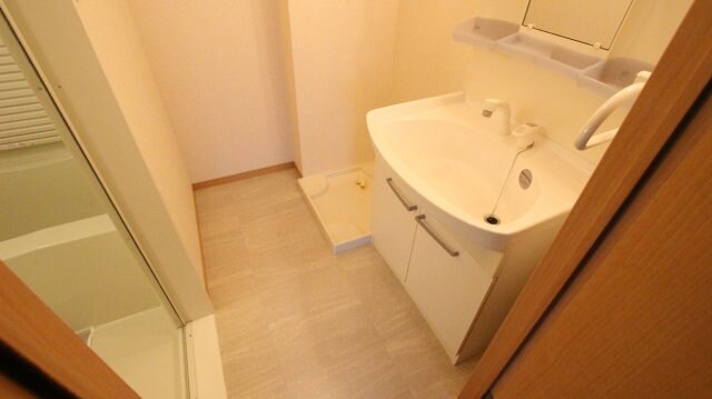 物件内観写真11　(忙しい朝には欠かせない洗面所です)