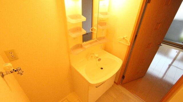 物件内観写真12　(独立洗面台です)