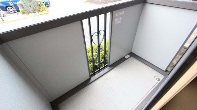 物件内観写真22　(バルコニーからの眺めを楽しみながら食事をしませんか)