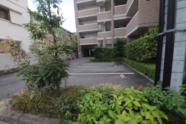 駐車場(駐車場完備です)