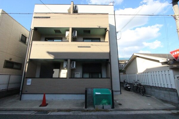 外観(落ち着いた雰囲気の外観です)