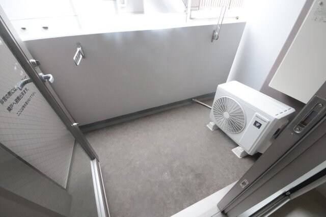 物件内観写真24　(外からの目が気にならないバルコニーで洗濯物が干せます)