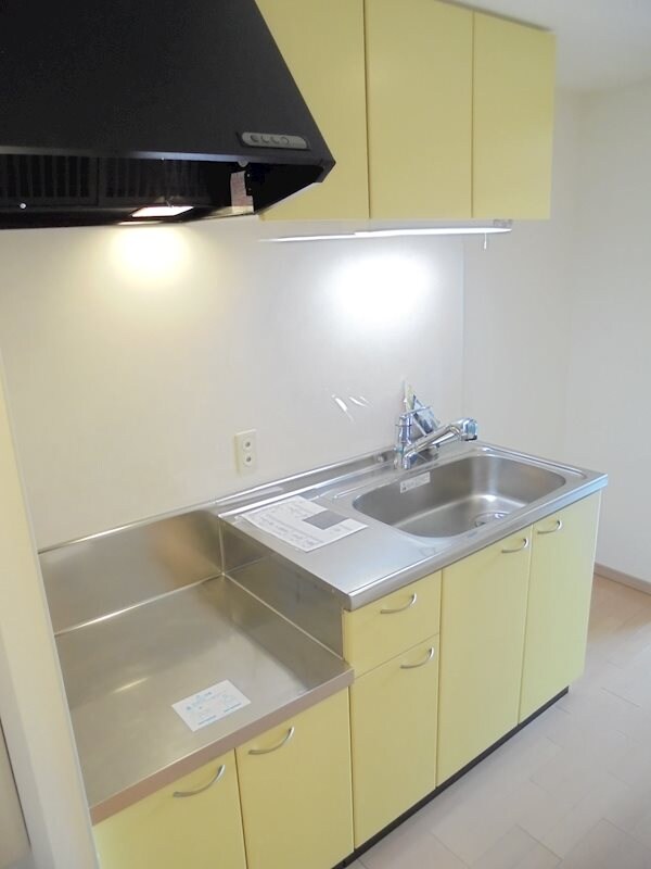 物件内観写真8　(コンパクトなキッチンで掃除もラクラク)