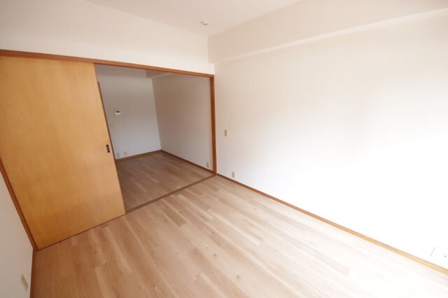 物件内観写真18　(リビングです)