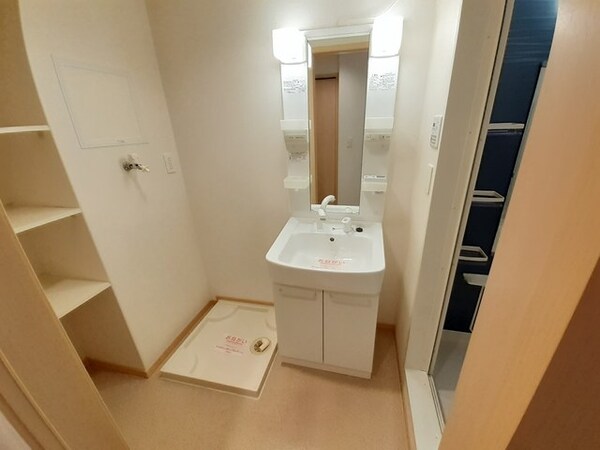 独立洗面台