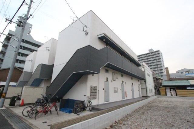 物件外観写真1　(きれいな外観です)