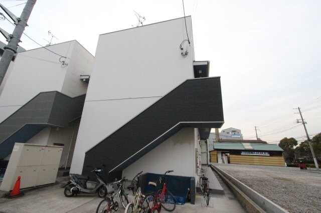 物件外観写真2　(おしゃれな外観です)