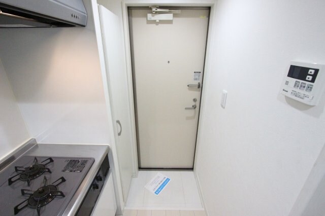 物件内観写真7　(収納もある玄関です)