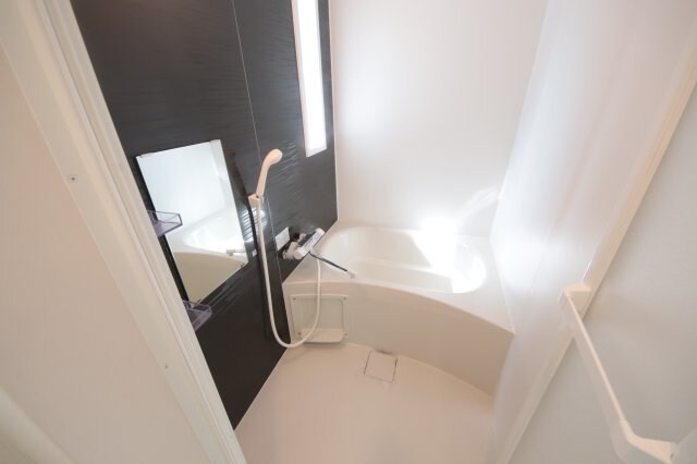 物件内観写真3　(コンパクトで使いやすいお風呂です)