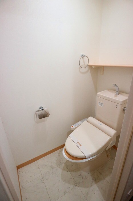 物件内観写真9　(清潔感のあるトイレです)