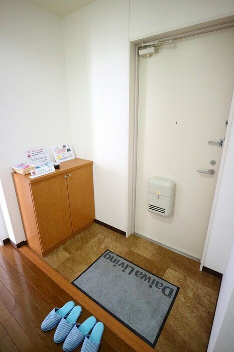 物件内観写真13　(きれいな玄関です)