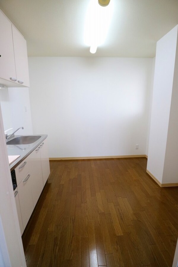 キッチン(コンパクトなキッチンで掃除もラクラク)